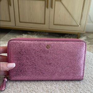 NWOT Tory Burch Metallic Pink Zip Wallet